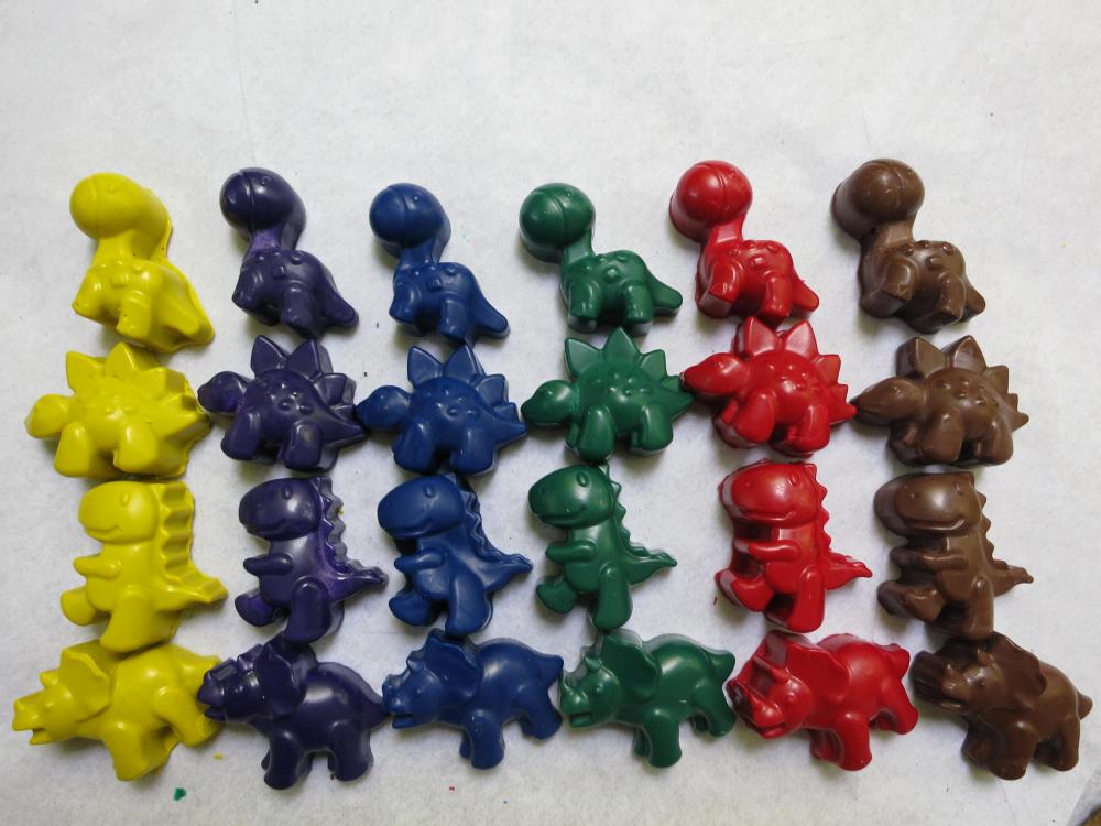 Dinosaur Crayon Set of 24