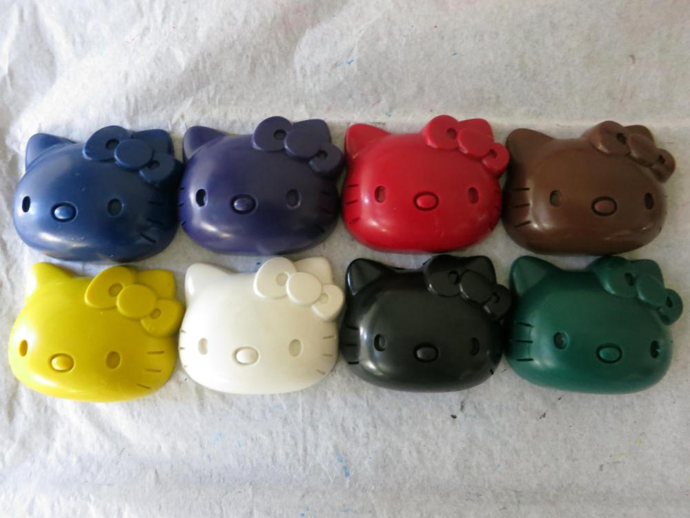 Large Hello Kitty Crayon Set of 8